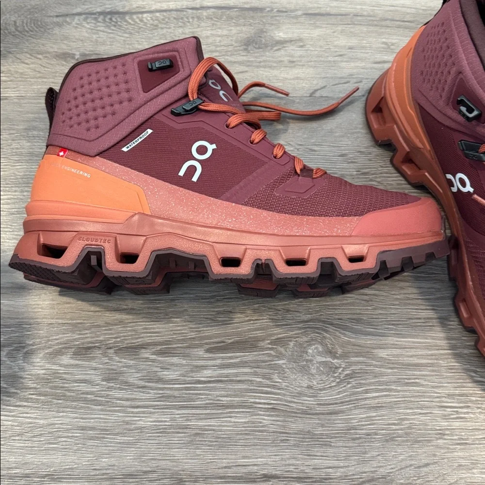 On Running Cloudrock 2 Women’s Hiking Shoes/Boats Size Maroon 8.5 - Picture 2 of 7